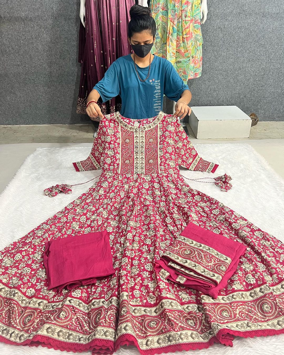 PINK VOLUMINOUS ANARKALI SUIT SET