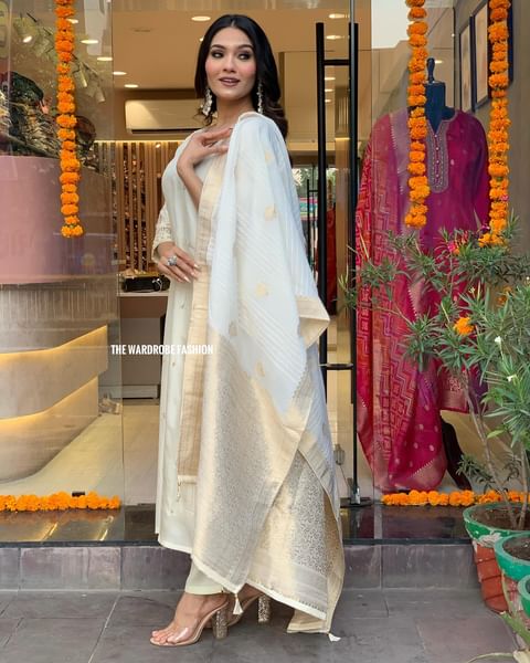 WHITE EMBRODRAY CODING HEVAY WORK SUIT SET