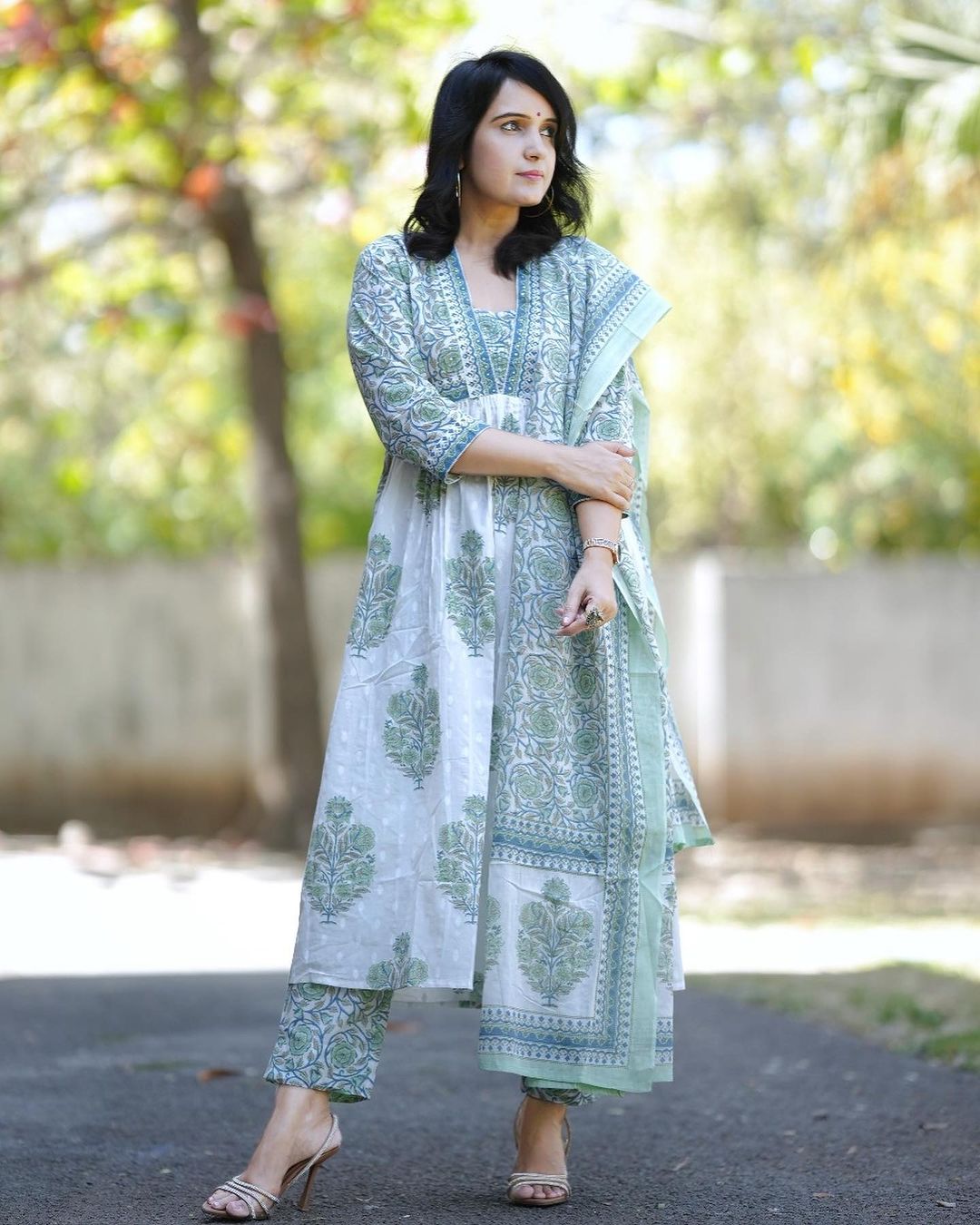 WHITE FLORAL PRINT AFGHANI SUIT SET