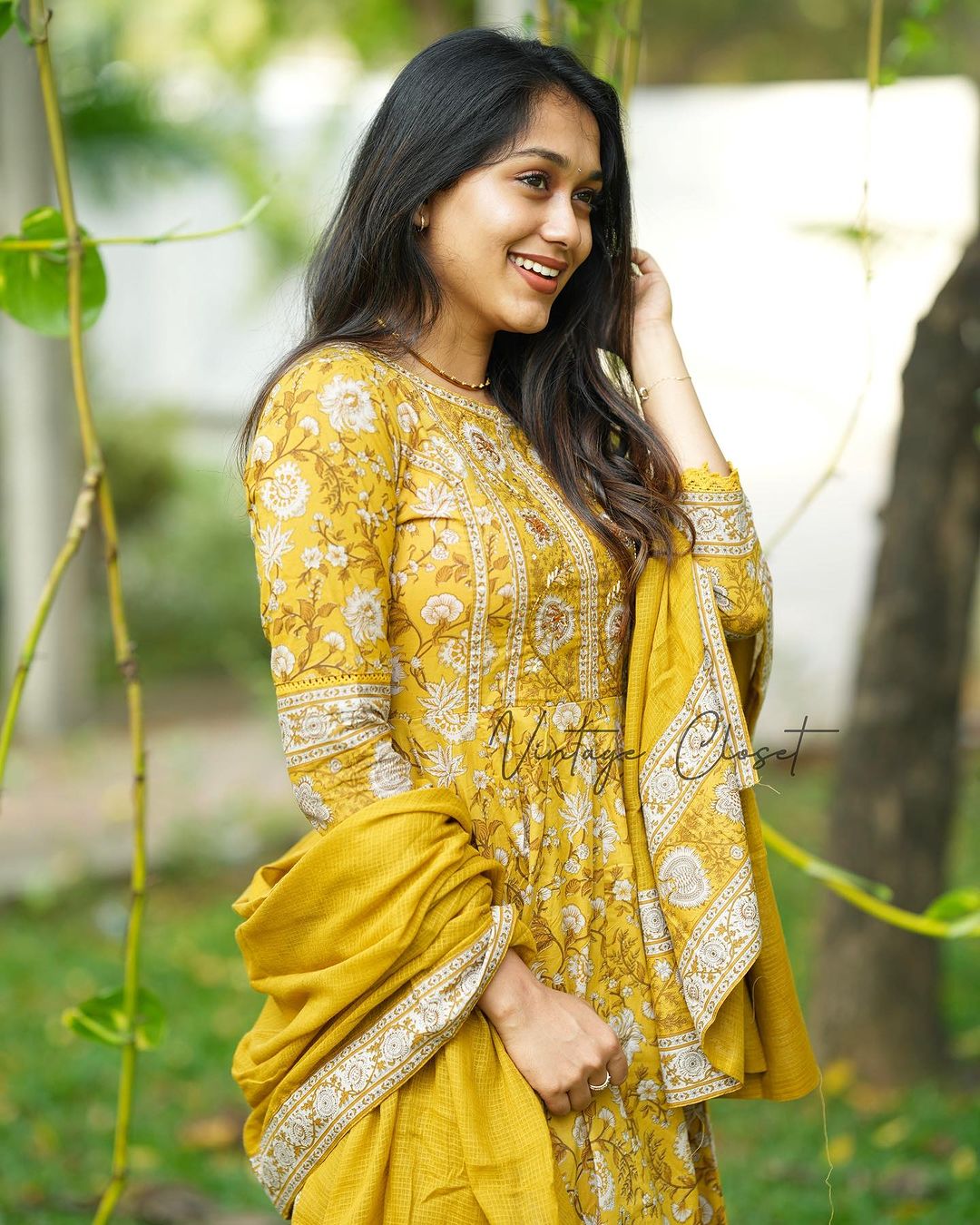 YELLOW VOLUMINOUS ANARKALI SUIT SET