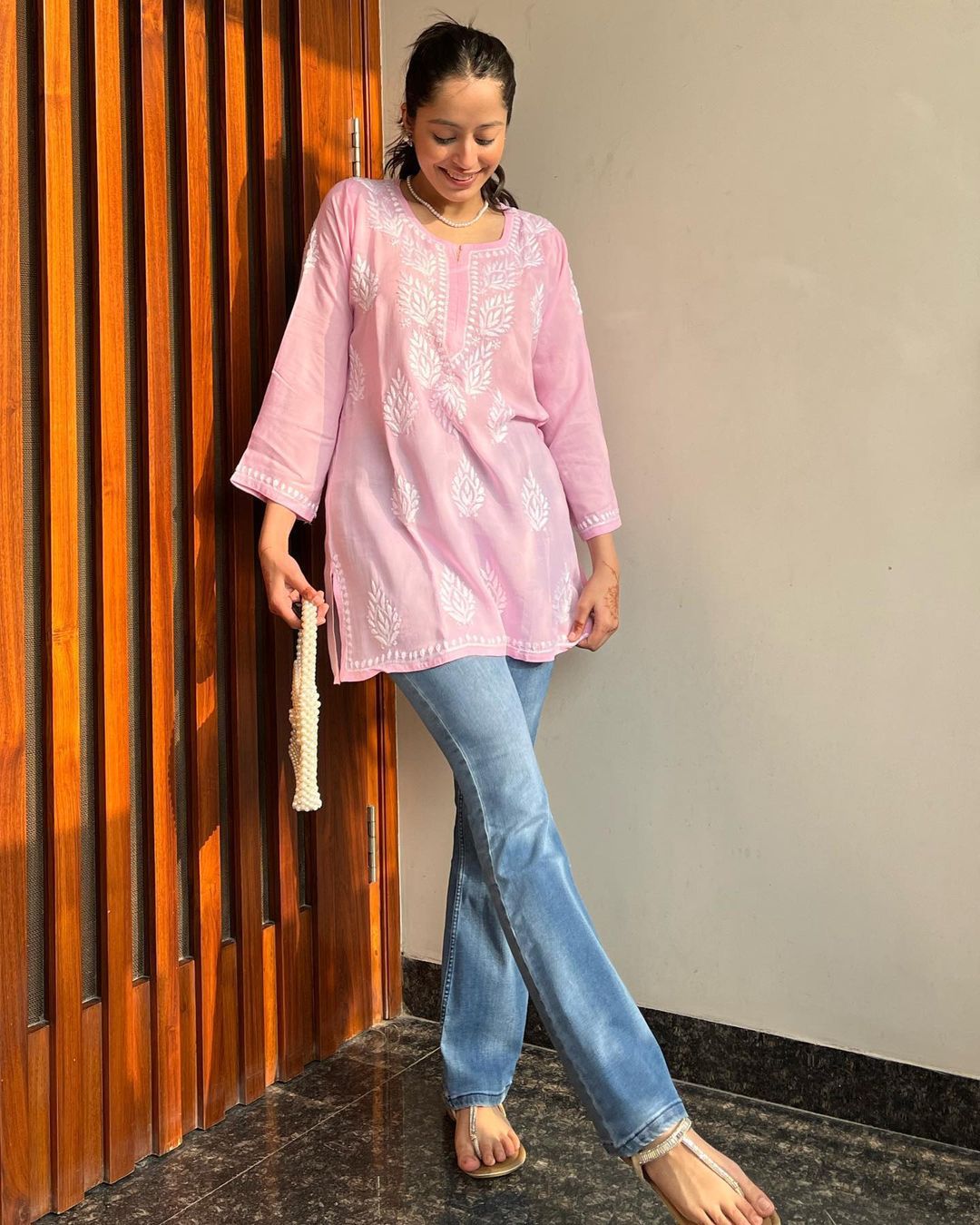 Women Chikankari Cotton A-line Kurta (Baby Pink)