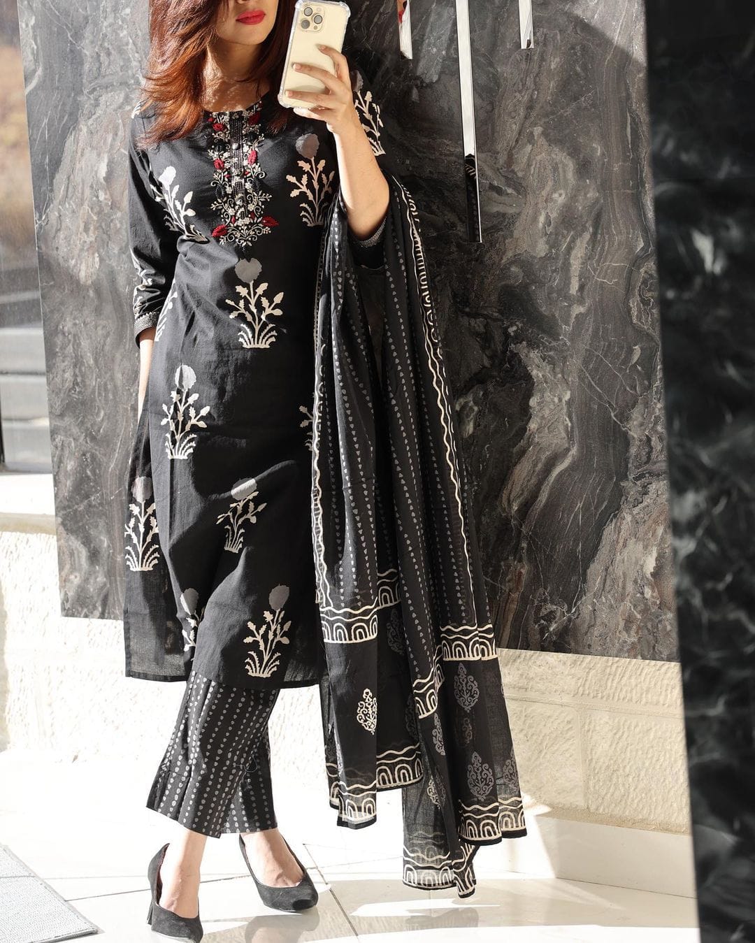 BLACK&WHITE FLORAL PRINTED SUIT SET