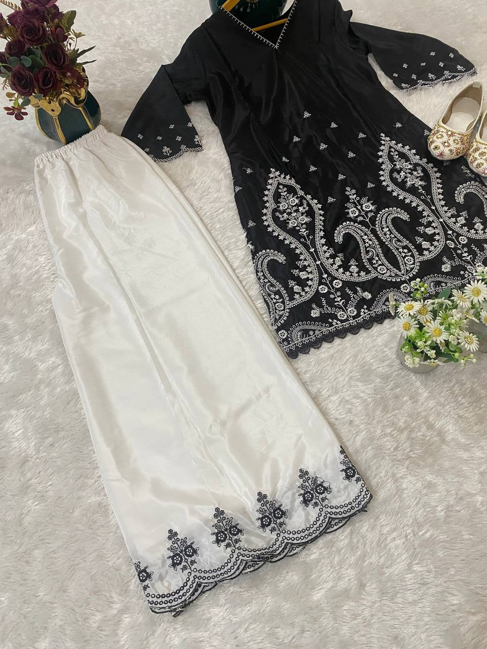 Heavy Embroidery with Thread With fancy GPO lace