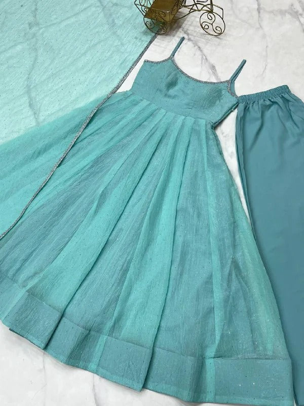 FLAIR KALI PATTERN AND CANVAS PATTA WITH DUPPTA SET