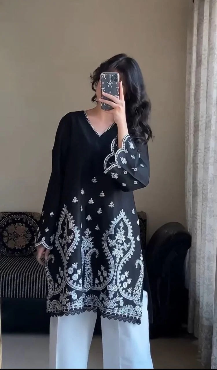 Heavy Embroidery with Thread With fancy GPO lace