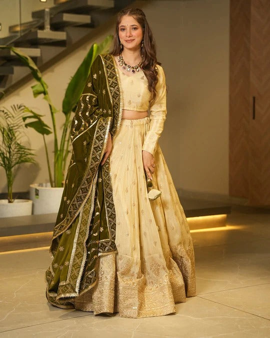 Wedding Special Designer Lehenga Choli With Green Color Dupatta